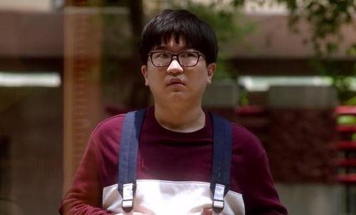 娱乐吃瓜男主持人,他的幕后故事与台前风光  第3张